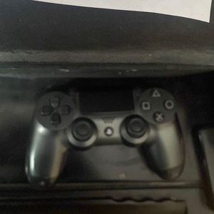 PS4 controller